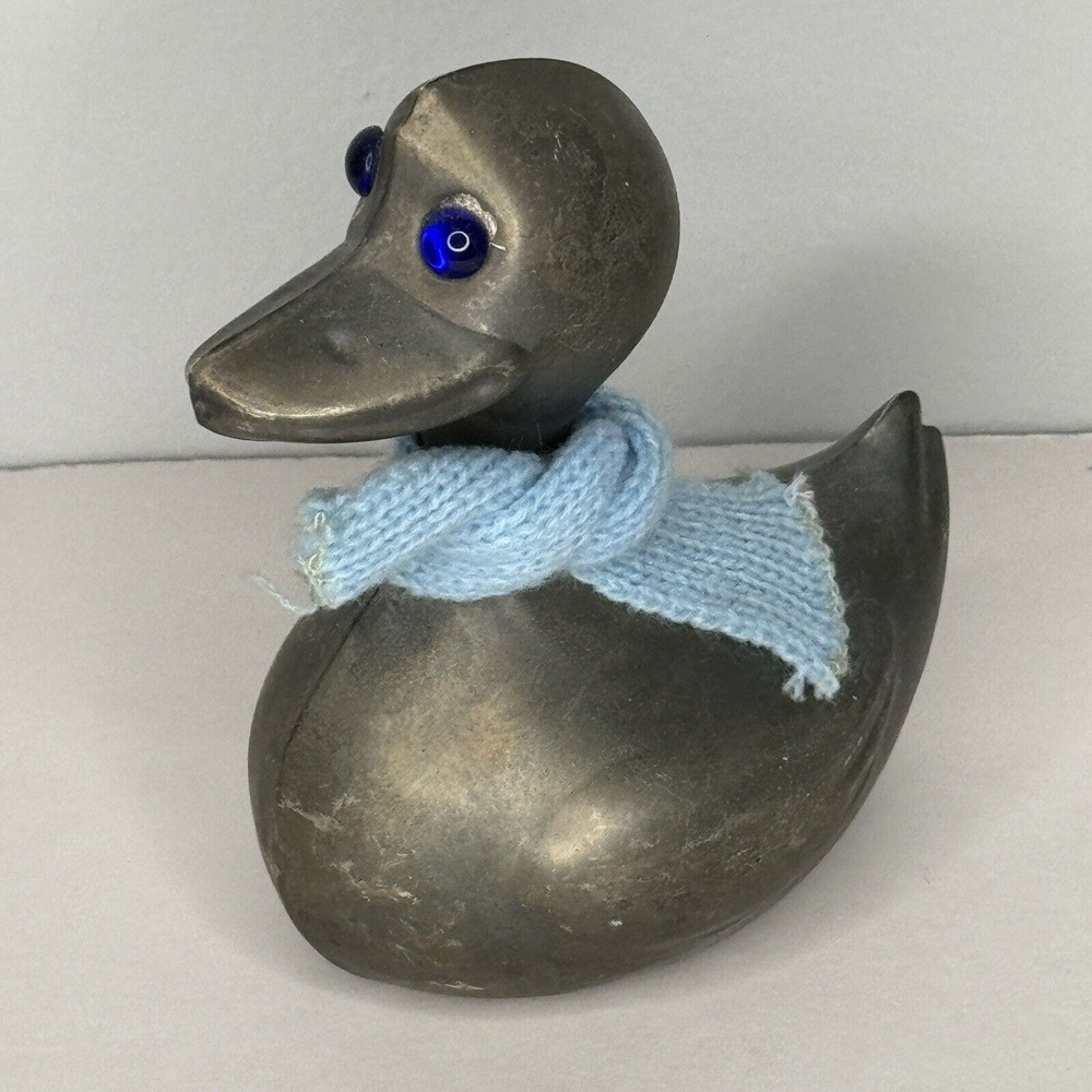 Silvertone Silver Color Vintage Duck Bank Scarf Blue Eyes Home Decor0